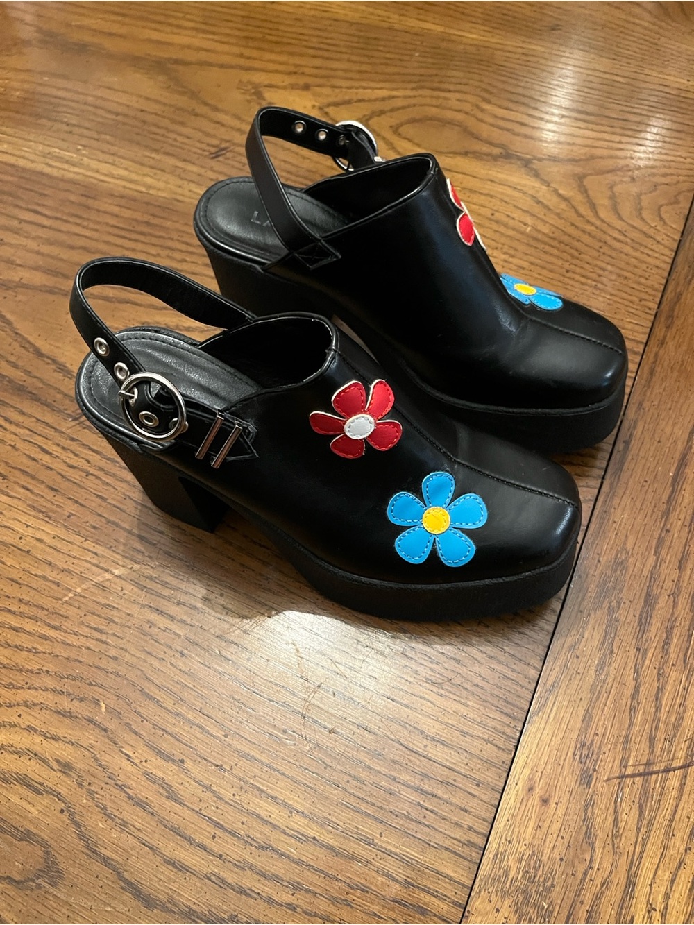 Lamoda Chunky Platform Slingback Clogs with Red and Blue Floral Appliqués, 9 - Picture 2 of 13